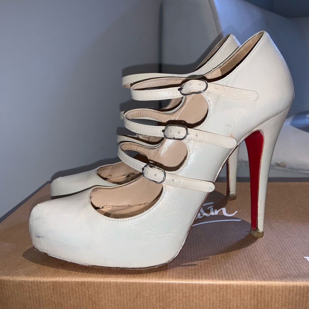 SOLD Christian Louboutin Pumps. 100% Authentic!